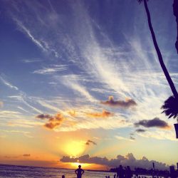 毎日違う空の下ハワイウェディングフォト