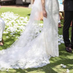 お花の香りが広がるフラワーバージンロード